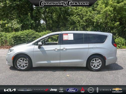 2023 Chrysler Pacifica Touring-L