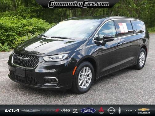 2023 Chrysler Pacifica Touring-L