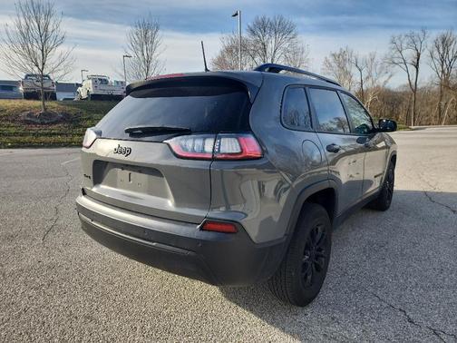 2023 Jeep Cherokee Altitude Lux