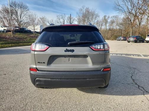 2023 Jeep Cherokee Altitude Lux
