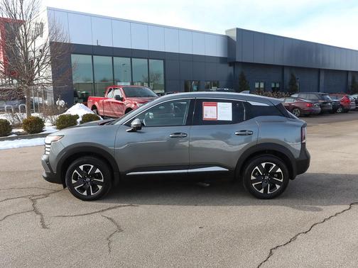 2025 Nissan Kicks SR