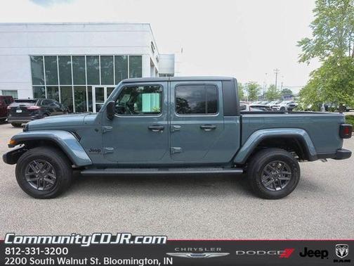 2025 Jeep Gladiator Sport