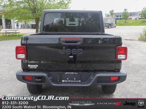 2025 Jeep Gladiator Sport