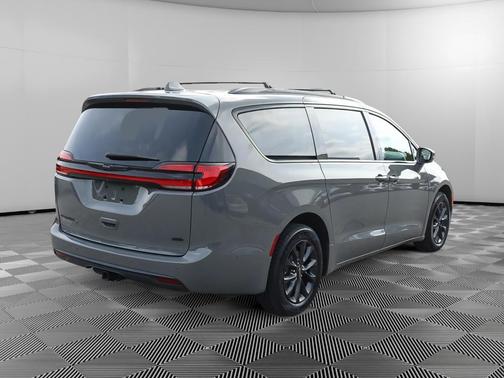 Ceramic Gray Clearcoat 2021 Chrysler Pacifica Touring-L