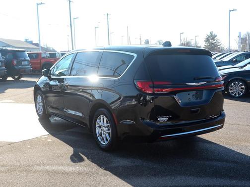 2024 Chrysler Pacifica Touring-L