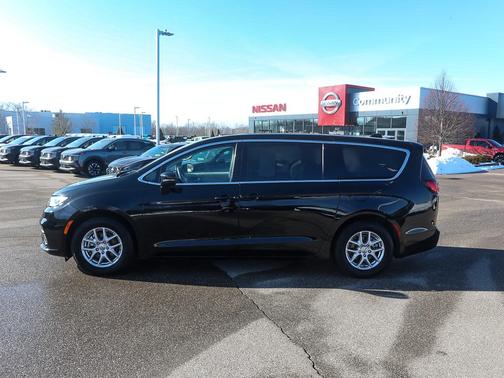 2024 Chrysler Pacifica Touring-L