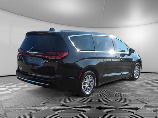 2024 Chrysler Pacifica Touring-L