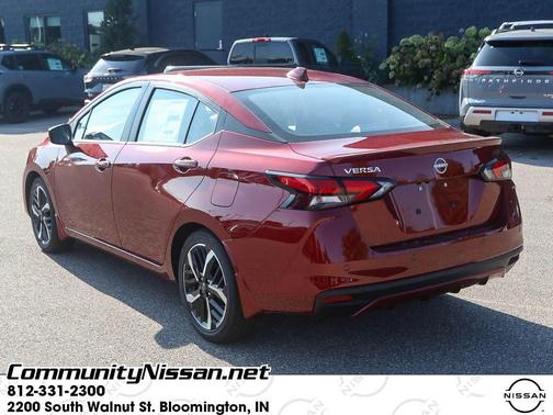 2025 Nissan Versa 1.6 SR