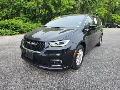 2023 Chrysler Pacifica Touring-L