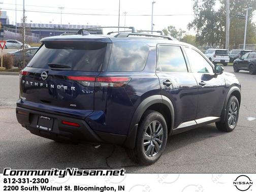 2025 Nissan Pathfinder SV