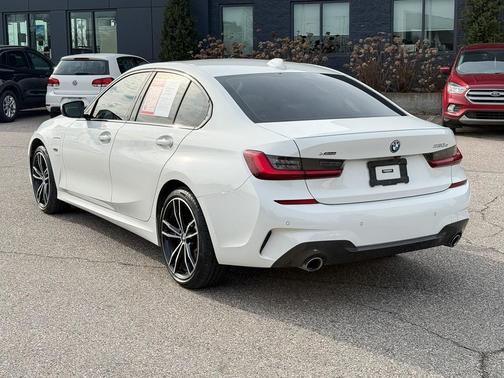 2022 BMW 330e xDrive