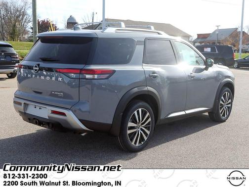 2025 Nissan Pathfinder Platinum