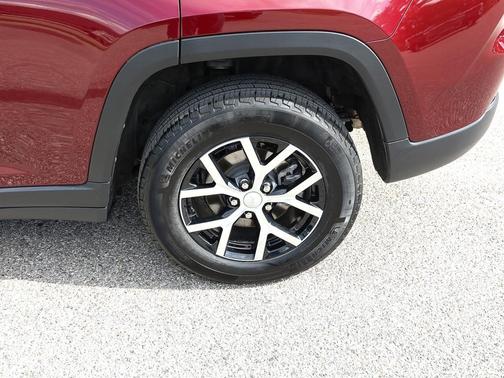 Velvet Red Pearlcoat 2025 Jeep Grand Cherokee Limited