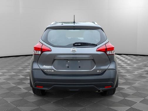 Gun Metallic 2019 Nissan Kicks SV