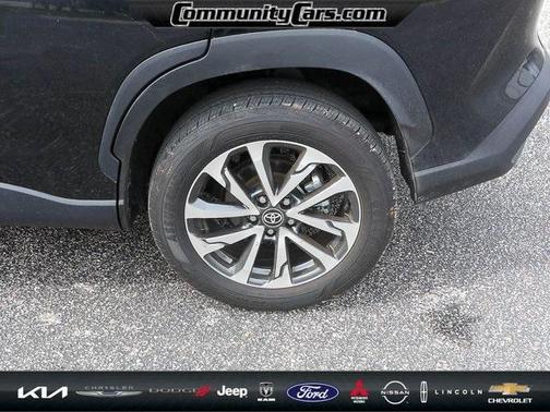 2024 Toyota Corolla Cross XLE