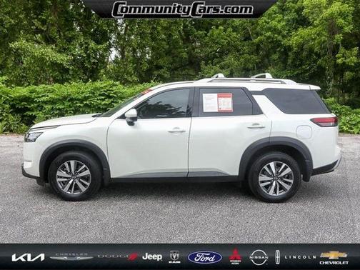 2024 Nissan Pathfinder SL