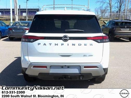 2025 Nissan Pathfinder SL