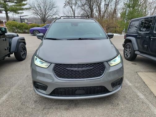 2021 Chrysler Pacifica Touring-L