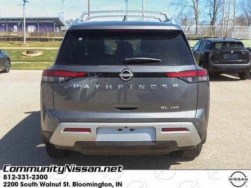 2025 Nissan Pathfinder SL