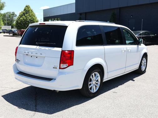 White Knuckle Clearcoat 2019 Dodge Grand Caravan SXT