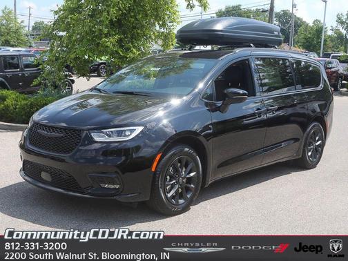 2025 Chrysler Pacifica Select