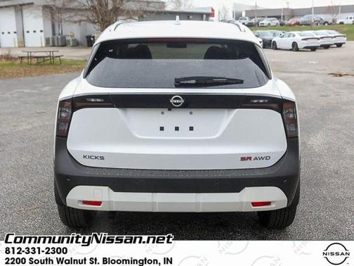 2025 Nissan Kicks SR