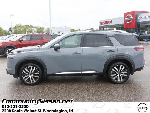 2025 Nissan Pathfinder Platinum