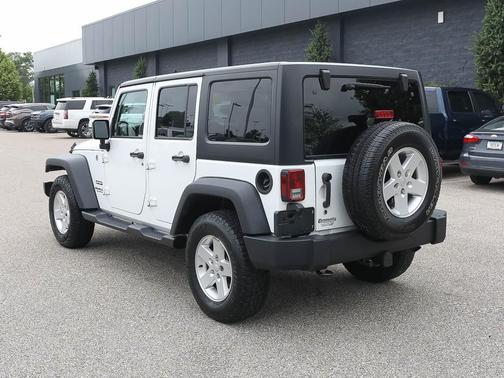 Bright White Clearcoat 2017 Jeep Wrangler Unlimited Sport