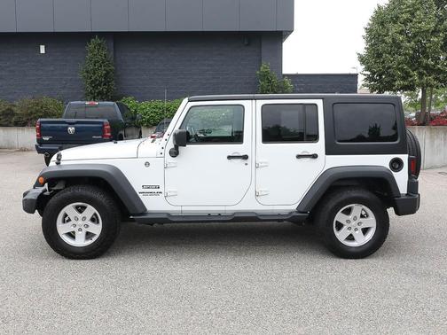 Bright White Clearcoat 2017 Jeep Wrangler Unlimited Sport