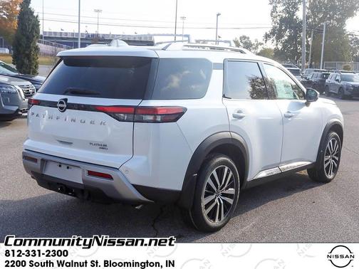 2025 Nissan Pathfinder Platinum