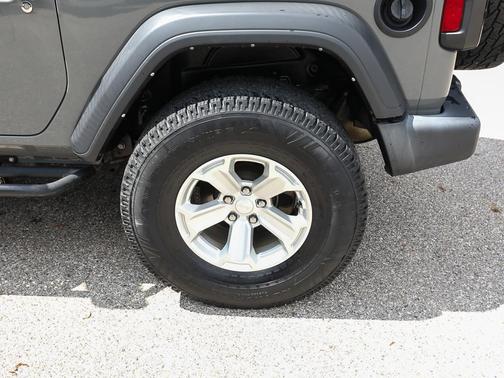 Sting Gray Clearcoat 2022 Jeep Wrangler Sport