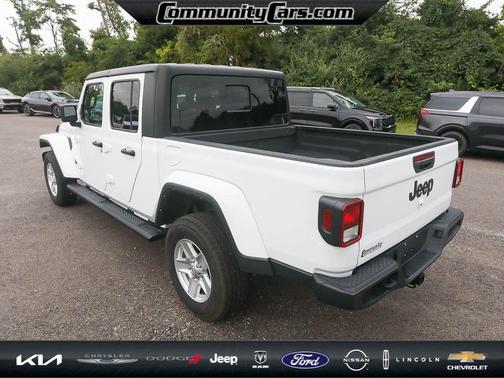 2023 Jeep Gladiator Sport