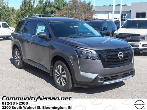 2025 Nissan Pathfinder SL