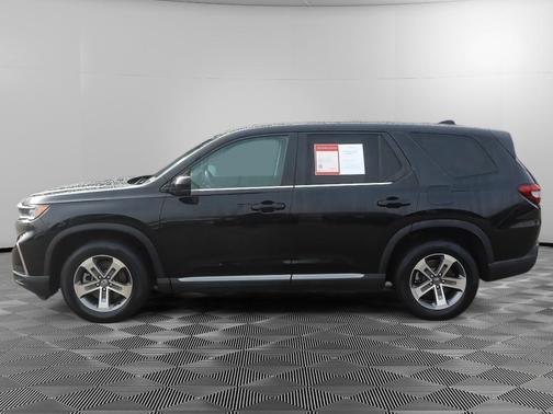 2023 Honda Pilot EX-L 8-Passenger