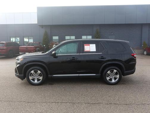 2023 Honda Pilot EX-L 8-Passenger