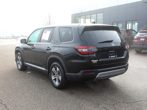 2023 Honda Pilot EX-L 8-Passenger