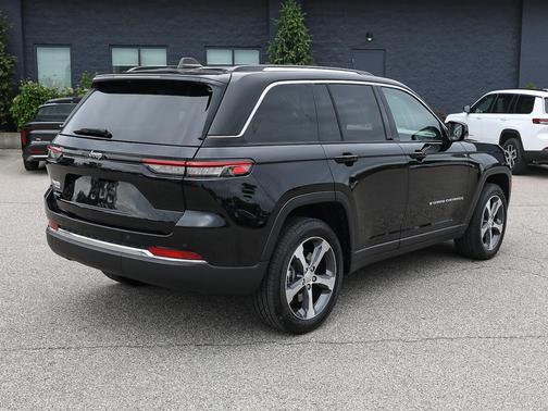 Diamond Black 2023 Jeep Grand Cherokee 4xe Base