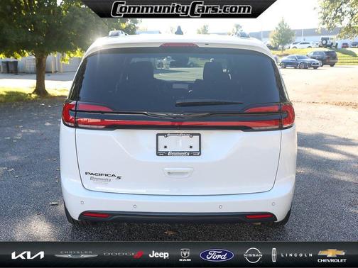 2024 Chrysler Pacifica Touring-L