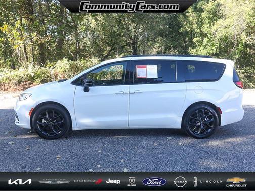 2024 Chrysler Pacifica Touring-L