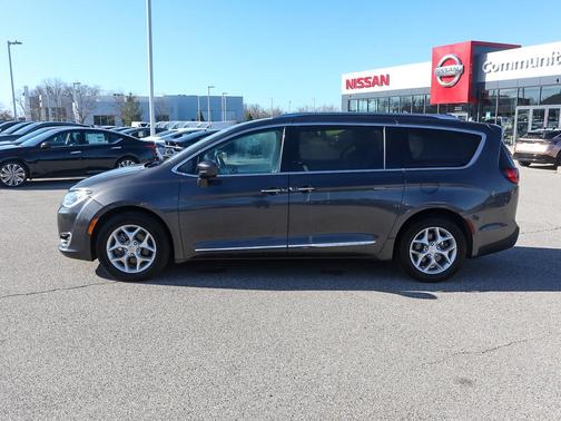 2019 Chrysler Pacifica Touring-L Plus