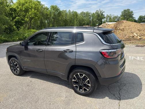 Granite Crystal Clearcoat Metallic 2022 Jeep Compass Latitude