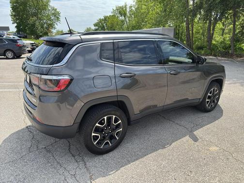 Granite Crystal Clearcoat Metallic 2022 Jeep Compass Latitude