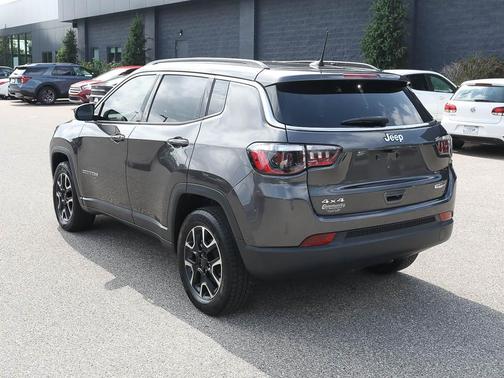 Granite Crystal Clearcoat Metallic 2022 Jeep Compass Latitude