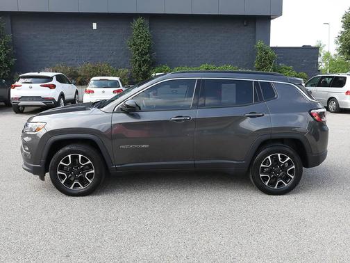 Granite Crystal Clearcoat Metallic 2022 Jeep Compass Latitude