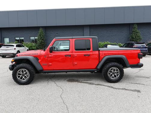Firecracker Red Clearcoat 2025 Jeep Gladiator Rubicon