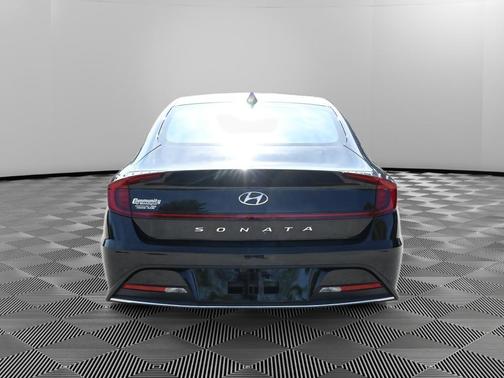 Phantom Black 2021 Hyundai SONATA SE