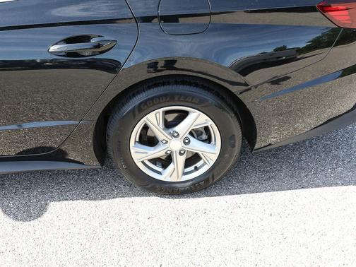 Phantom Black 2021 Hyundai SONATA SE