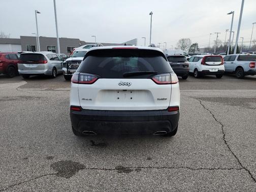 Bright White Clearcoat 2022 Jeep Cherokee Latitude Lux