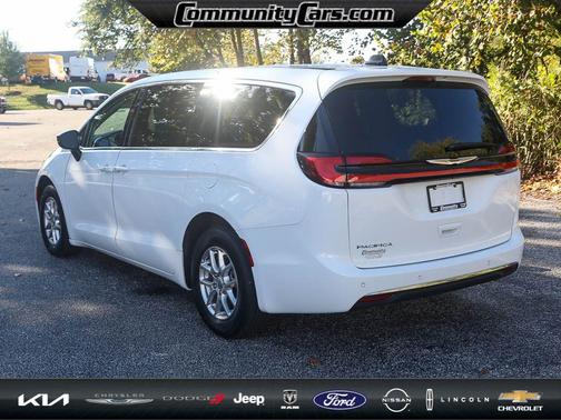 2024 Chrysler Pacifica Touring-L
