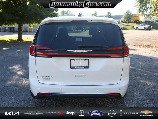 2024 Chrysler Pacifica Touring-L